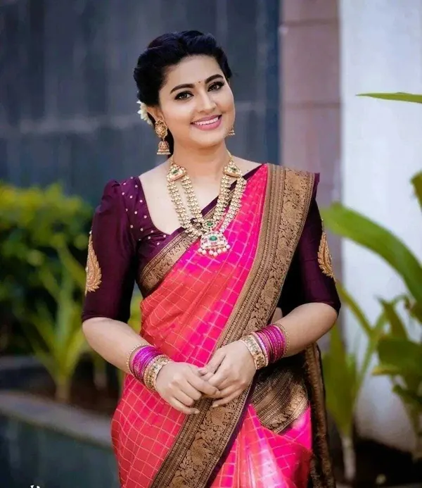 Pink_Embellished_Banarasi_Jacquard_Saree_(Pink)